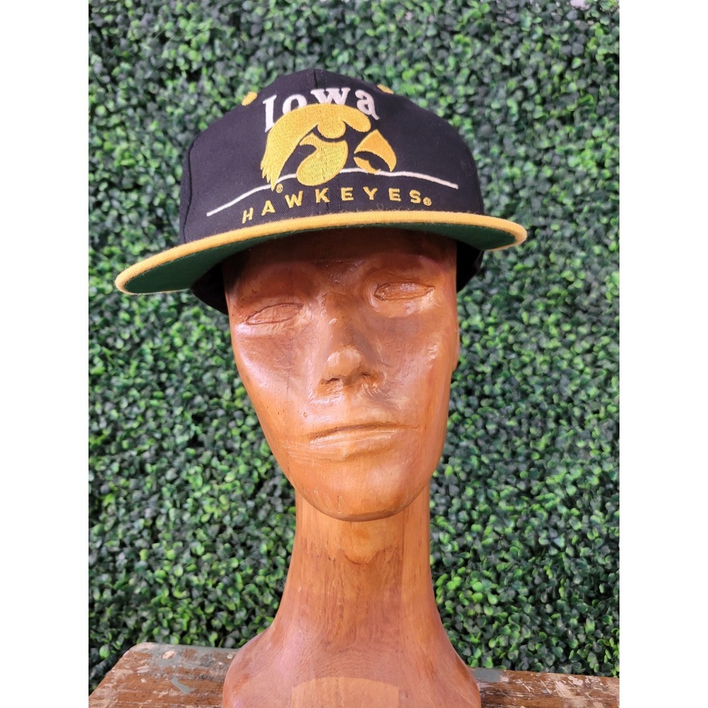 vtg 90s IOWA HAWKEYES SNAPBACK Hat // college sports basketball football ncaa